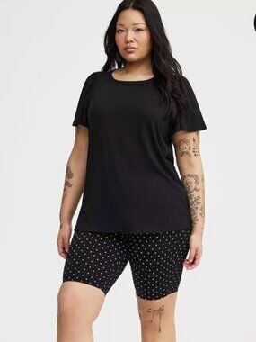 Torrid Signature Jersey Flutter Short Sleeve Crew Black Tee T-shirt Womens 2 NWT